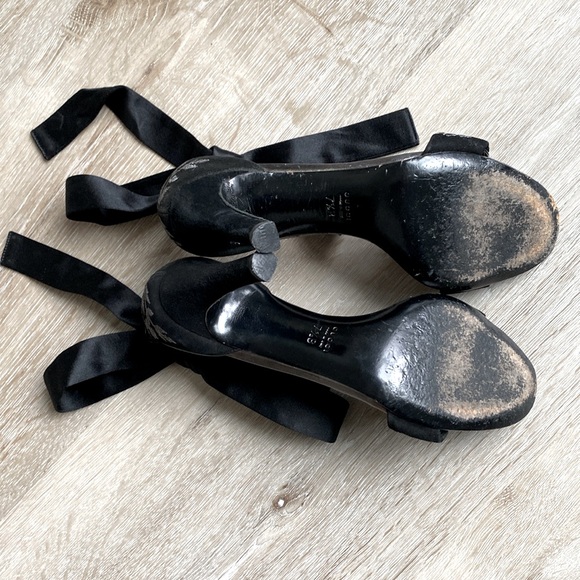[Gucci] Black Embroidered Suede Open-Toe Ankle Ribbon Bow Tie Pumps Sz 7.5 - Picture 10 of 13